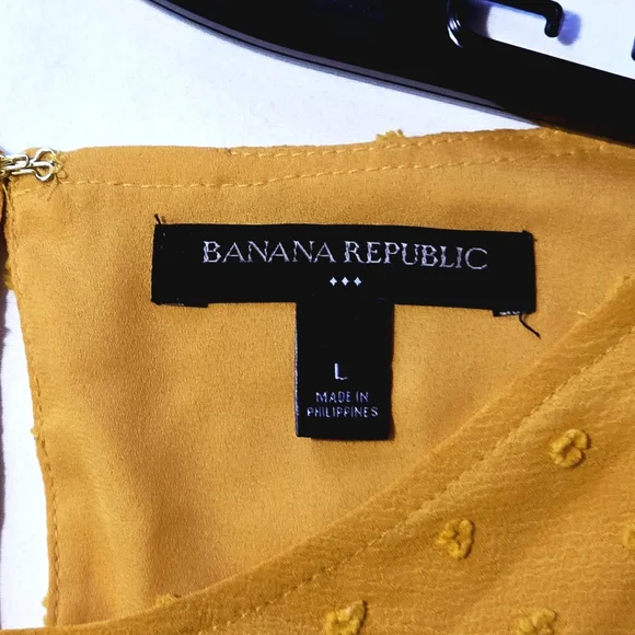 ​Banana Republic Mustard Yellow Swiss Dot Bell Sleeve Top | Size Large | - Picture 10 of 10